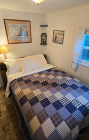 Longspur Double Bed